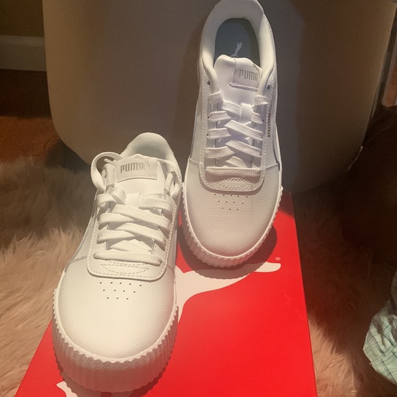 Puma white sneakers size 6 - Picture 5 of 7
